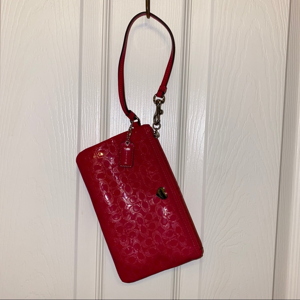 Coach Signature Wristlet in Pink